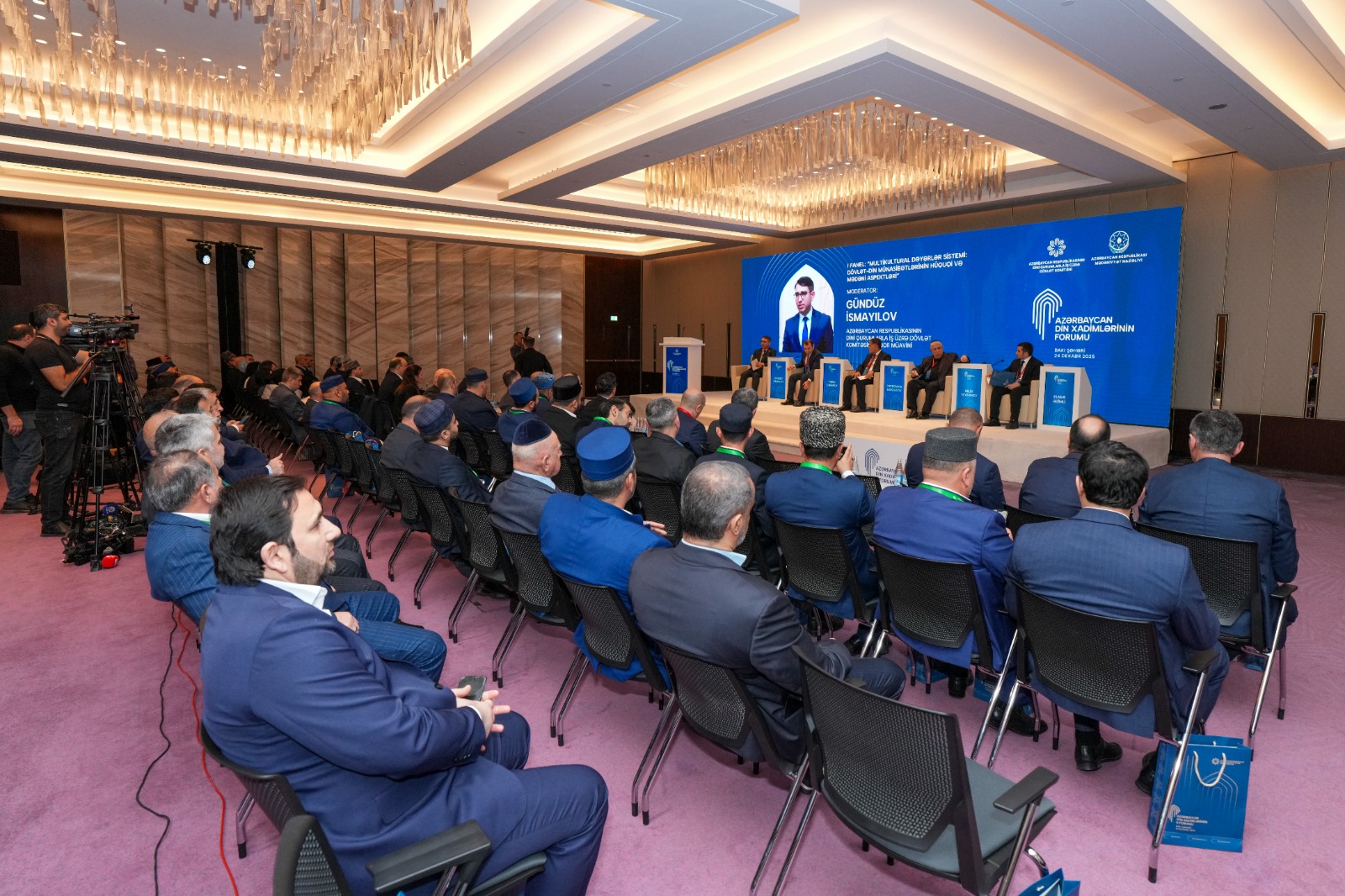 Azərbaycan Din Xadimlərinin II Forumu işini paralel panel müzakirələrlə davam etdirir