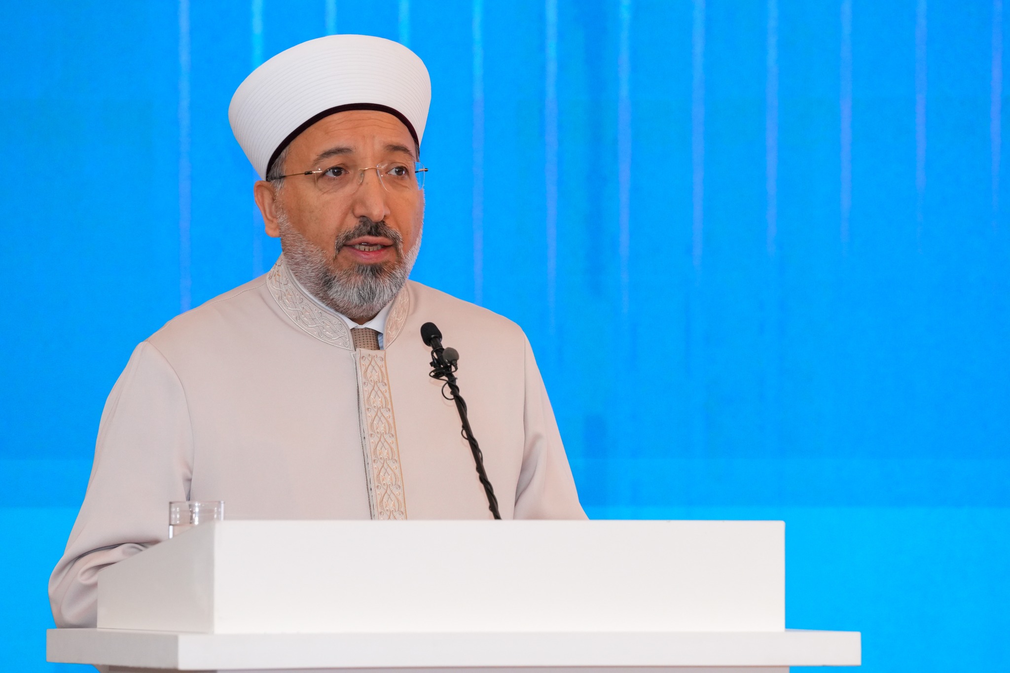Bakıda “Azərbaycanda dövlət-din münasibətlərinin konstitusion prinsipləri: dünyəvilik və vicdan azadlığı” mövzusunda Azərbaycan Din Xadimlərinin II Forumu - Image 7