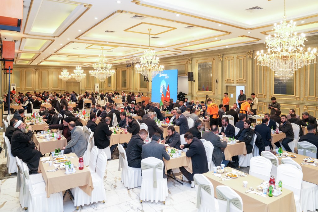 Dövlət Komitəsi Ramazan ayı ilə əlaqədar Qars şəhərində iftar mərasimi təşkil edib - Image 3