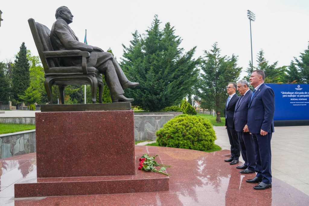 Zaqatalada “Qloballaşan dünyada din siyasəti: yeni reallıqlar və perspektivlər” mövzusunda regional konfrans keçirilir - Image 15