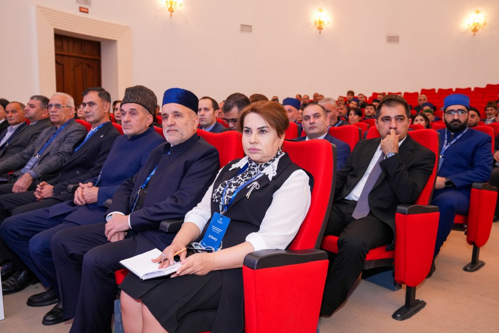 Göyçayda “Milli-mənəvi kimlik və müasir çağırışlar” mövzusunda regional konfrans keçirilib - Image 15
