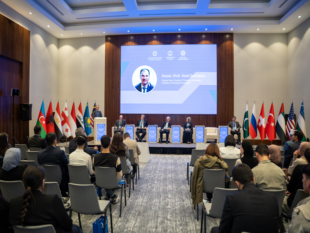 Beynəlxalq simpozium çərçivəsində panellər keçirilir - Image 9
