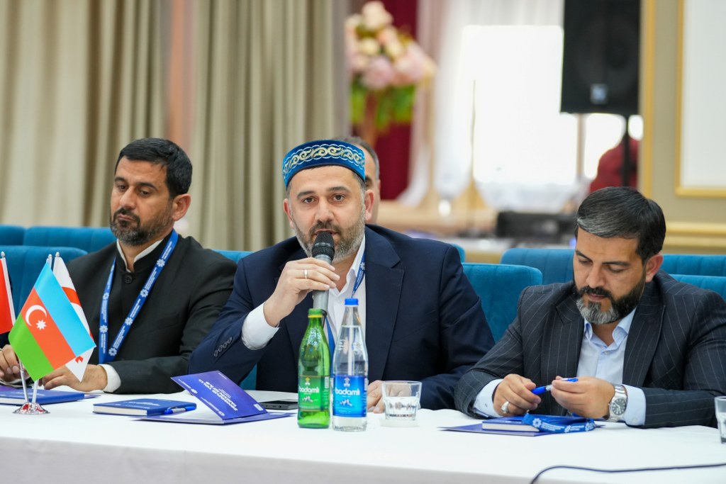 “Zəngəzur yolu: tarixin izi ilə” mövzusunda konfrans işini yekunlaşdırıb - Image 21