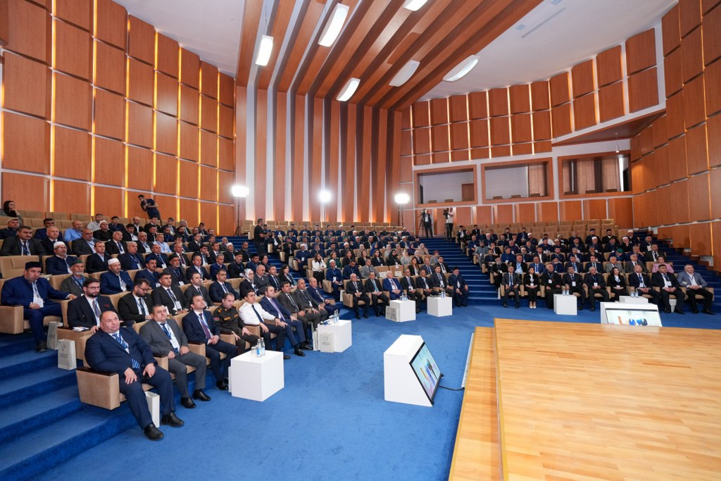 Şəkidə “Heydər Əliyev irsində Azərbaycançılıq və milli-mənəvi dəyərlər” mövzusunda regional konfrans keçirilib - Image 21