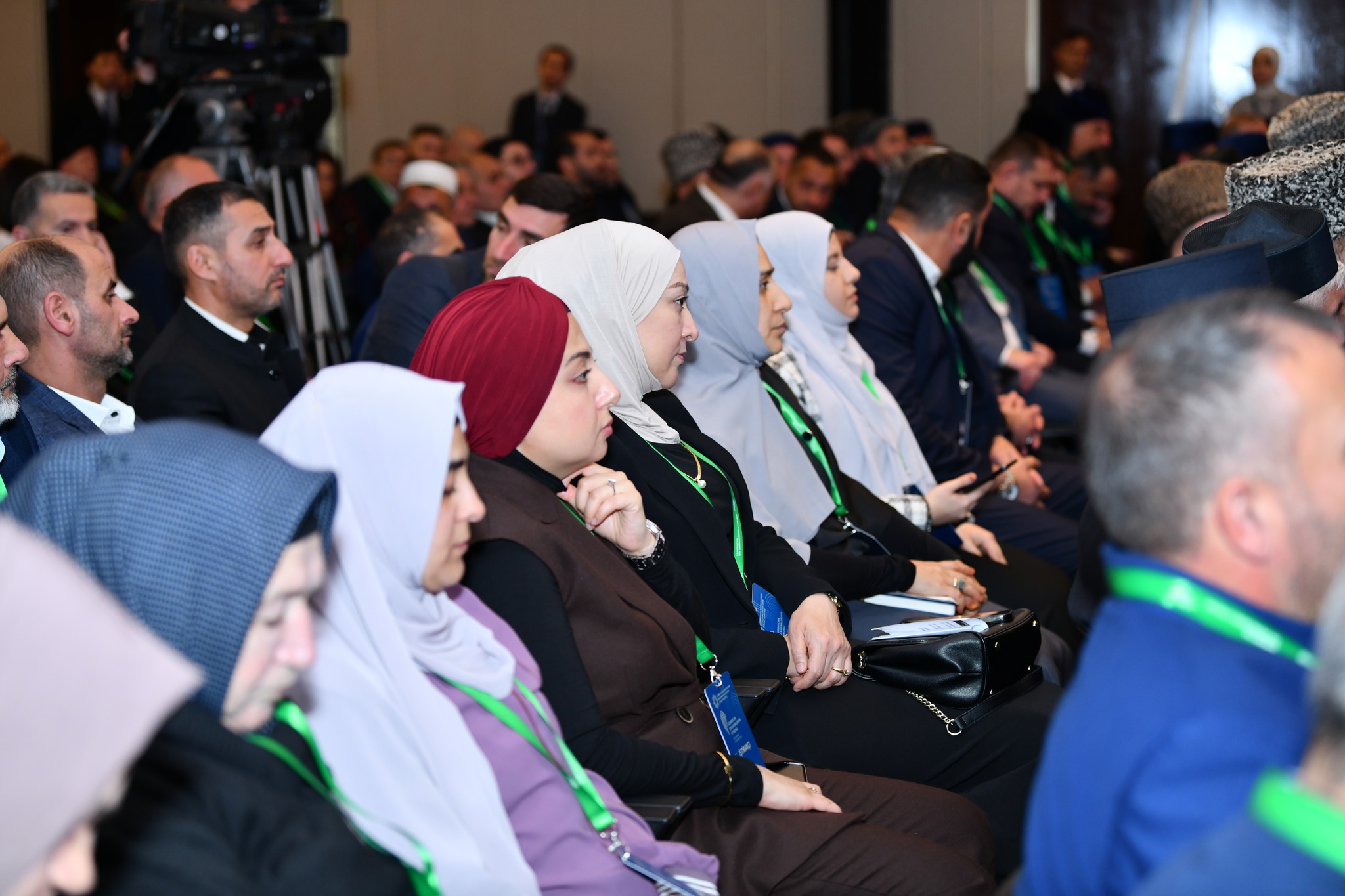 Azərbaycan Din Xadimlərinin II Forumu işini paralel panel müzakirələrlə davam etdirir - Image 26