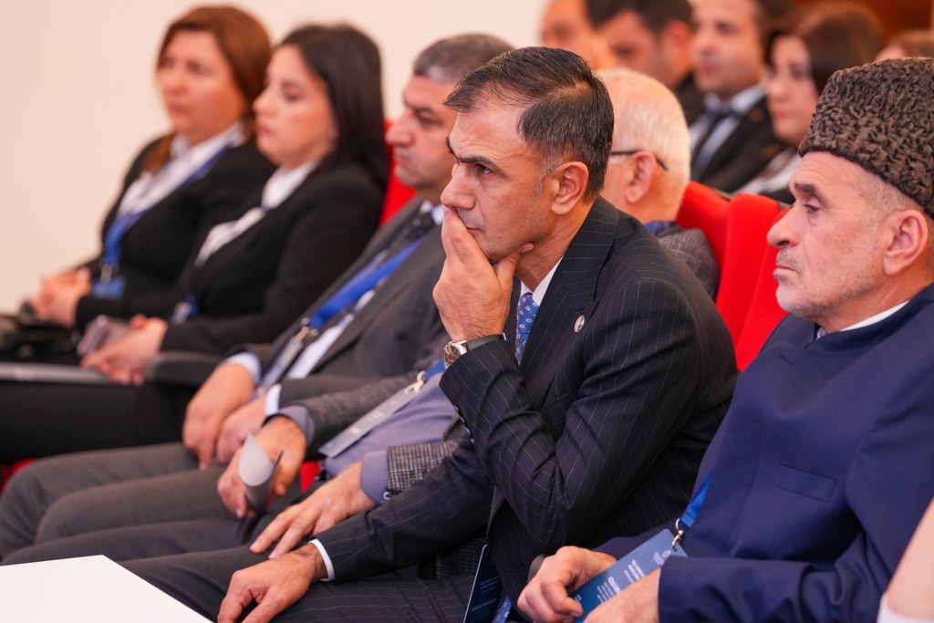 Göyçayda “Milli-mənəvi kimlik və müasir çağırışlar” mövzusunda regional konfrans keçirilib - Image 32