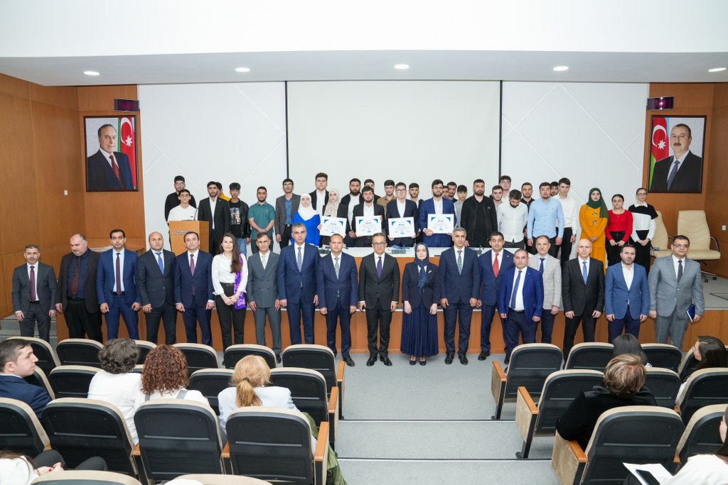 “Seyid Yəhya Bakuvi” təqaüd proqramı üzrə müsabiqə qaliblərinin mükafatlandırılması mərasimi keçirilib - Image 1