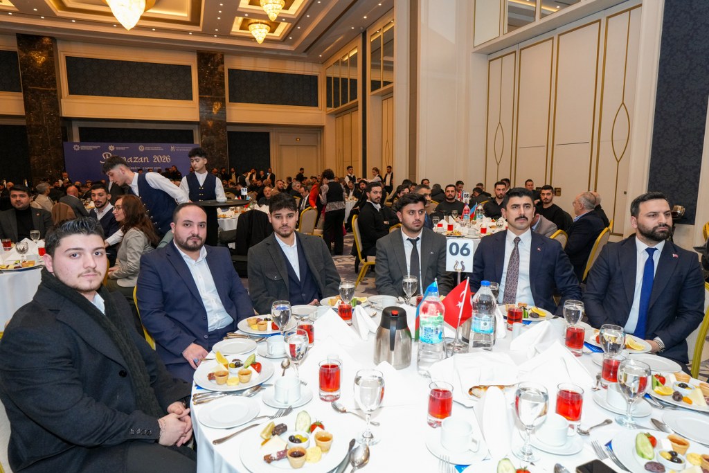 İstanbulda soydaşlarımız üçün Ramazan ayı münasibətilə iftar mərasimi təşkil edilib - Image 9