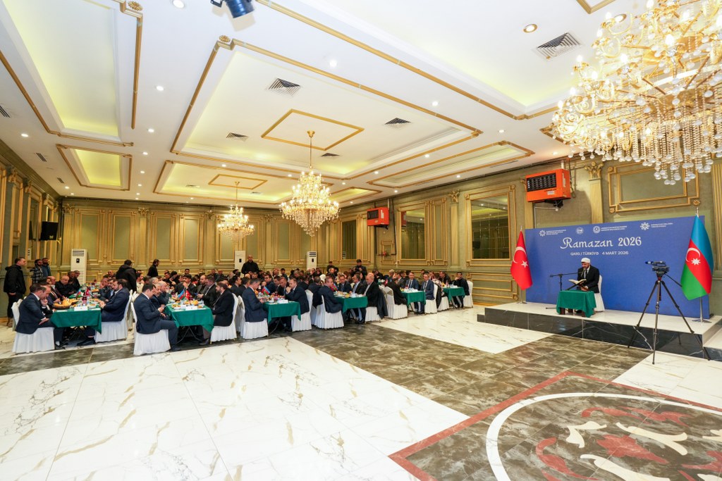 Qarsda soydaşlarımız üçün iftar mərasimi təşkil olunub - Image 8