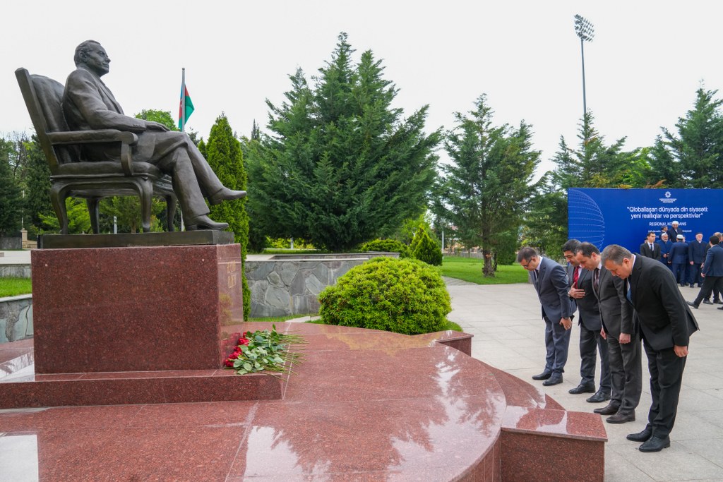 Zaqatalada “Qloballaşan dünyada din siyasəti: yeni reallıqlar və perspektivlər” mövzusunda regional konfrans keçirilir - Image 11