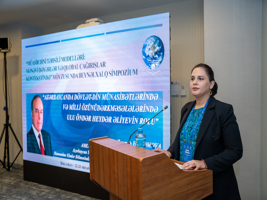 Beynəlxalq simpozium çərçivəsində panellər keçirilir - Image 6