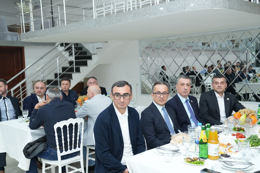 Dövlət Komitəsi Ramazan ayı ilə əlaqədar Gürcüstanın Rustavi şəhərində iftar mərasimi təşkil edib - Image 9