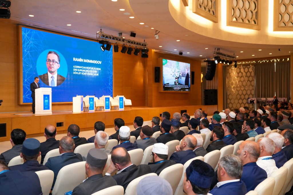 Qəbələdə “Heydər Əliyev və milli-mənəvi dəyərlərə qayıdış” mövzusunda regional konfrans keçirilir - Image 8