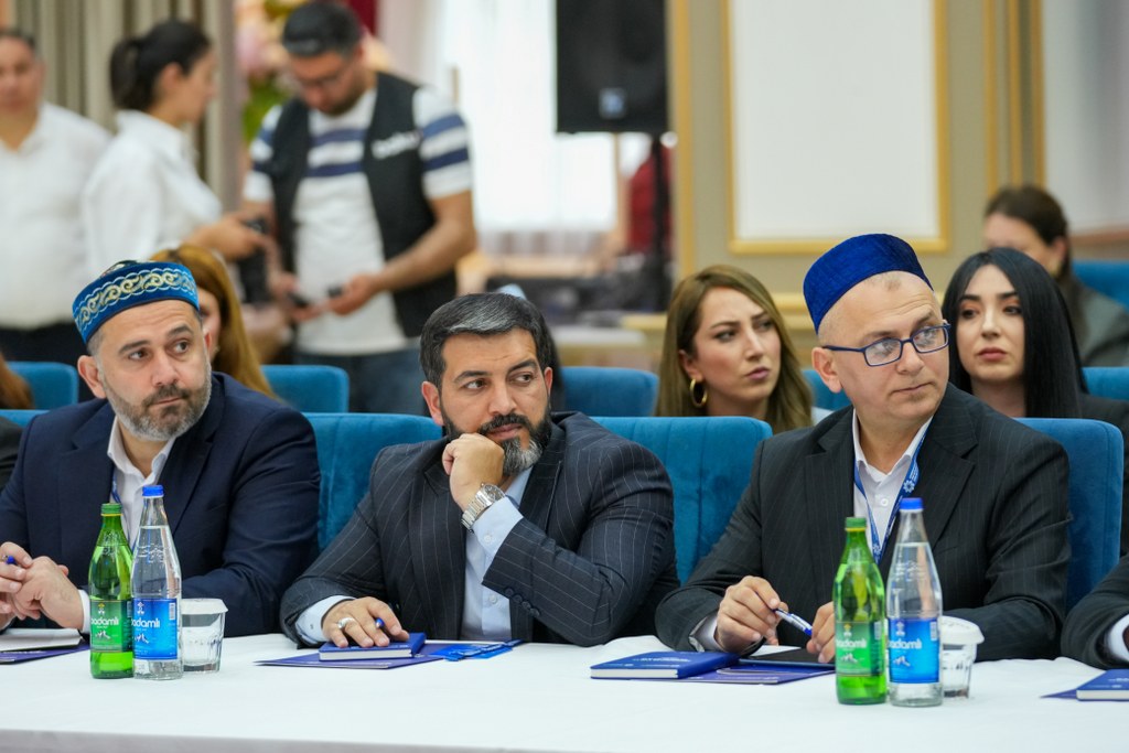 Naxçıvanda “Zəngəzur yolu: tarixin izi ilə” mövzusunda konfrans keçirilir - Image 14