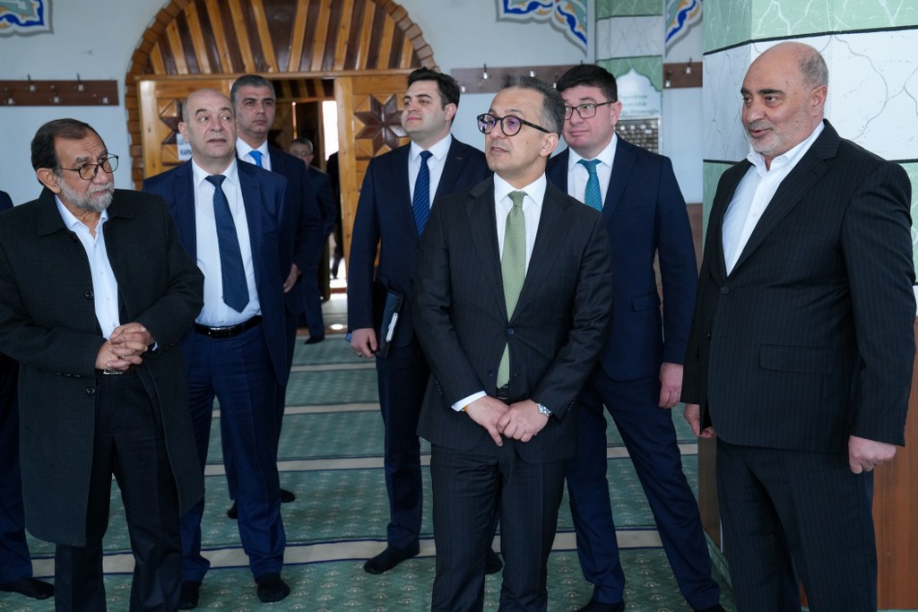 Türkiyədə səfərdə olan nümayəndə heyəti Qarsda yerləşən məscidləri ziyarət edib - Image 4