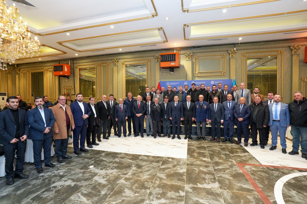 Qarsda soydaşlarımız üçün iftar mərasimi təşkil olunub - Image 13