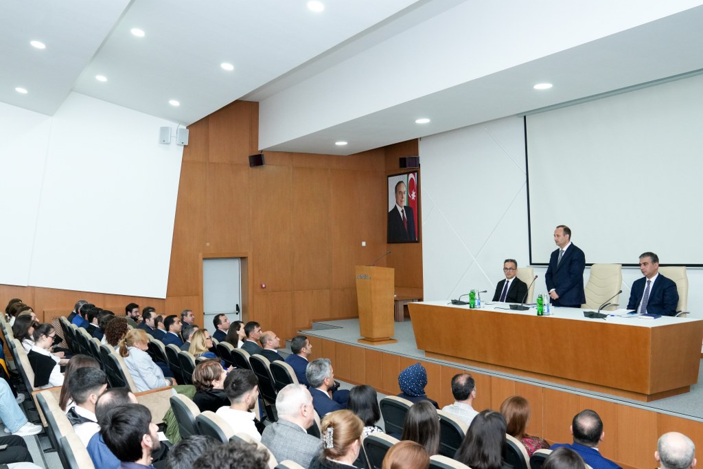 “Seyid Yəhya Bakuvi” təqaüd proqramı üzrə müsabiqə qaliblərinin mükafatlandırılması mərasimi keçirilib