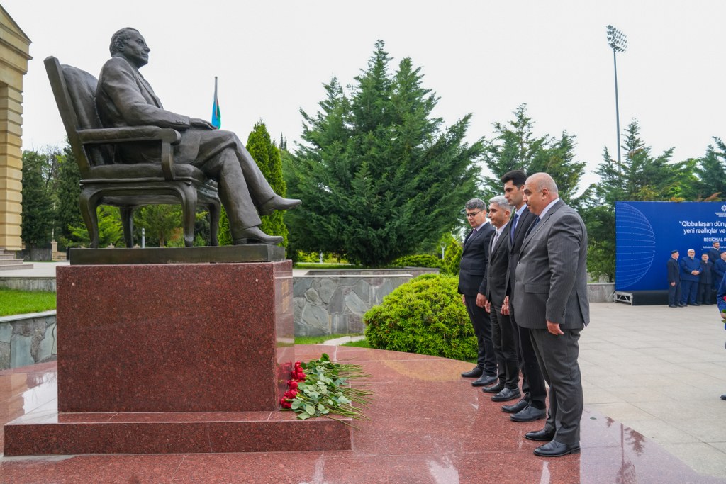 Zaqatalada “Qloballaşan dünyada din siyasəti: yeni reallıqlar və perspektivlər” mövzusunda regional konfrans keçirilir - Image 10