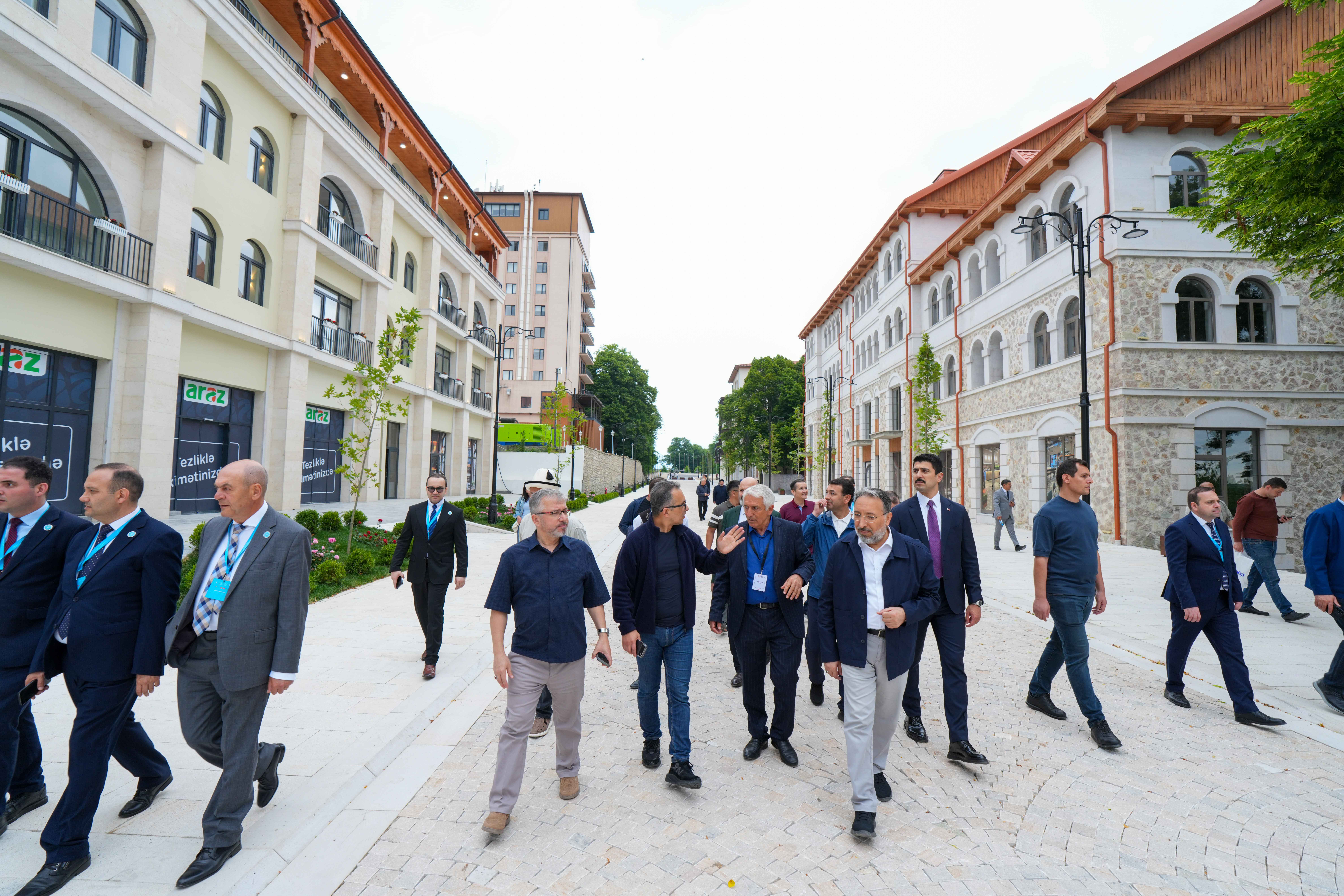 Türk Dövlətləri Təşkilatına üzv ölkələrin nümayəndə heyətləri Şuşanın tarixi və mədəni irsi ilə tanış olublar - Image 4
