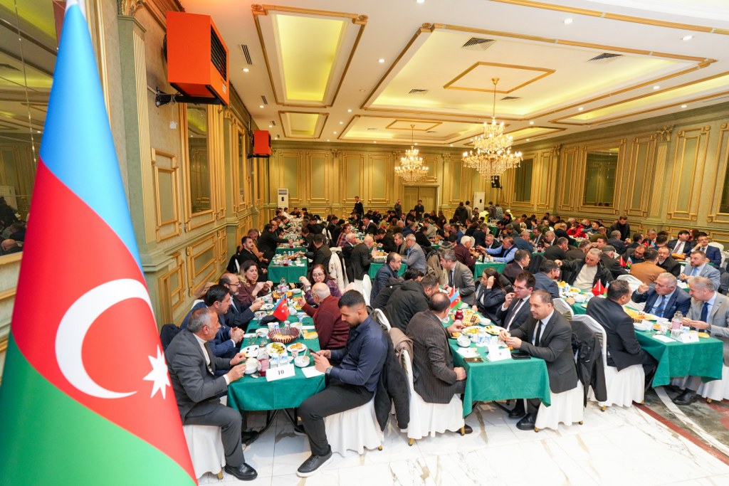Qarsda soydaşlarımız üçün iftar mərasimi təşkil olunub - Image 10