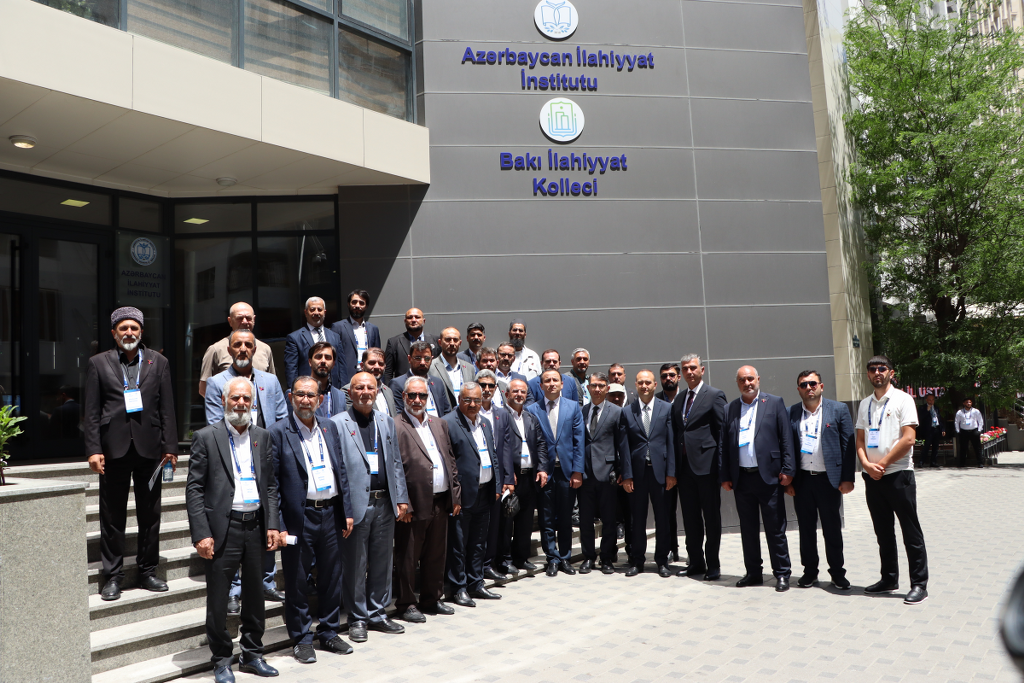 Azərbaycan İlahiyyat İnstitutunda din xadimlərindən ibarət nümayəndə heyəti ilə görüş keçirilib - Image 1