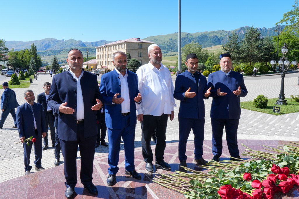 Lerikdə “Müasir dövrdə dini təhlükəsizlik və ideoloji təhdidlər” mövzusunda regional konfrans keçirilib - Image 6
