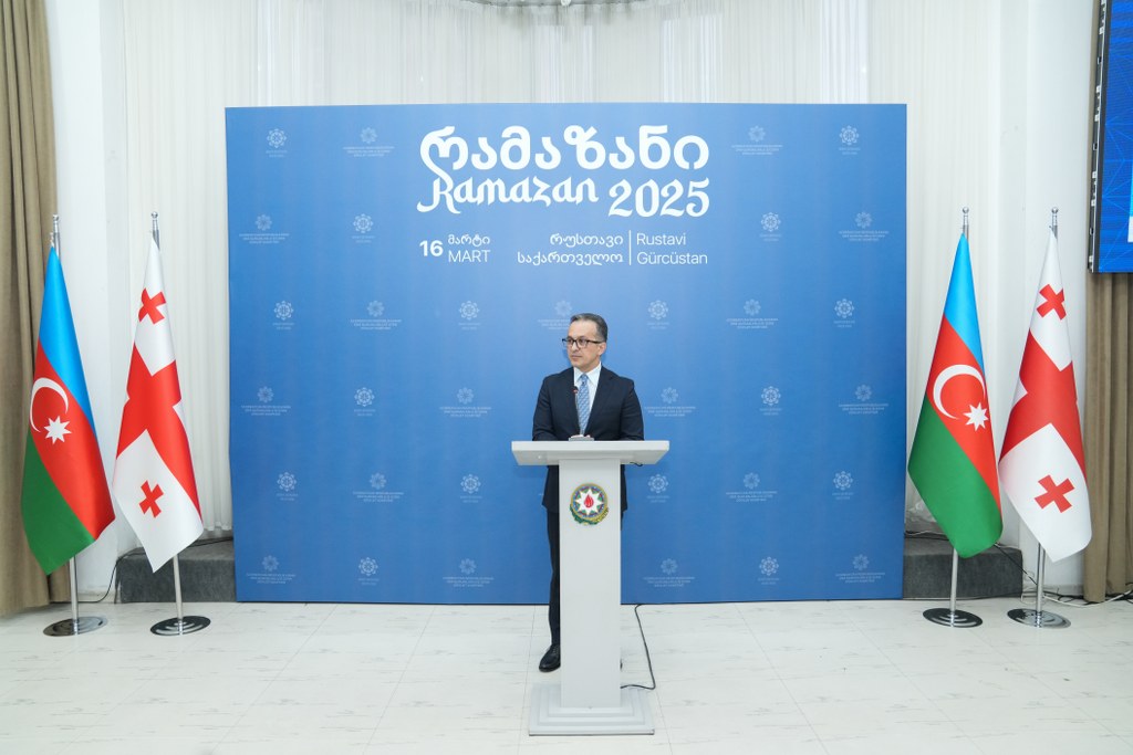 Dövlət Komitəsi Ramazan ayı ilə əlaqədar Gürcüstanın Rustavi şəhərində iftar mərasimi təşkil edib - Image 11