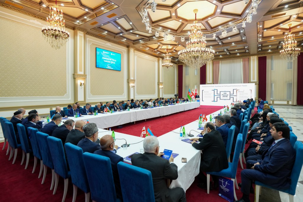 “Zəngəzur yolu: tarixin izi ilə” mövzusunda konfrans işini yekunlaşdırıb - Image 5