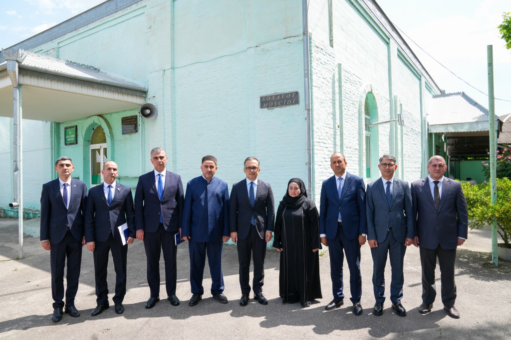Komitə sədri Qazaxda yerləşən dini ibadətgahların fəaliyyəti ilə tanış olub - Image 9