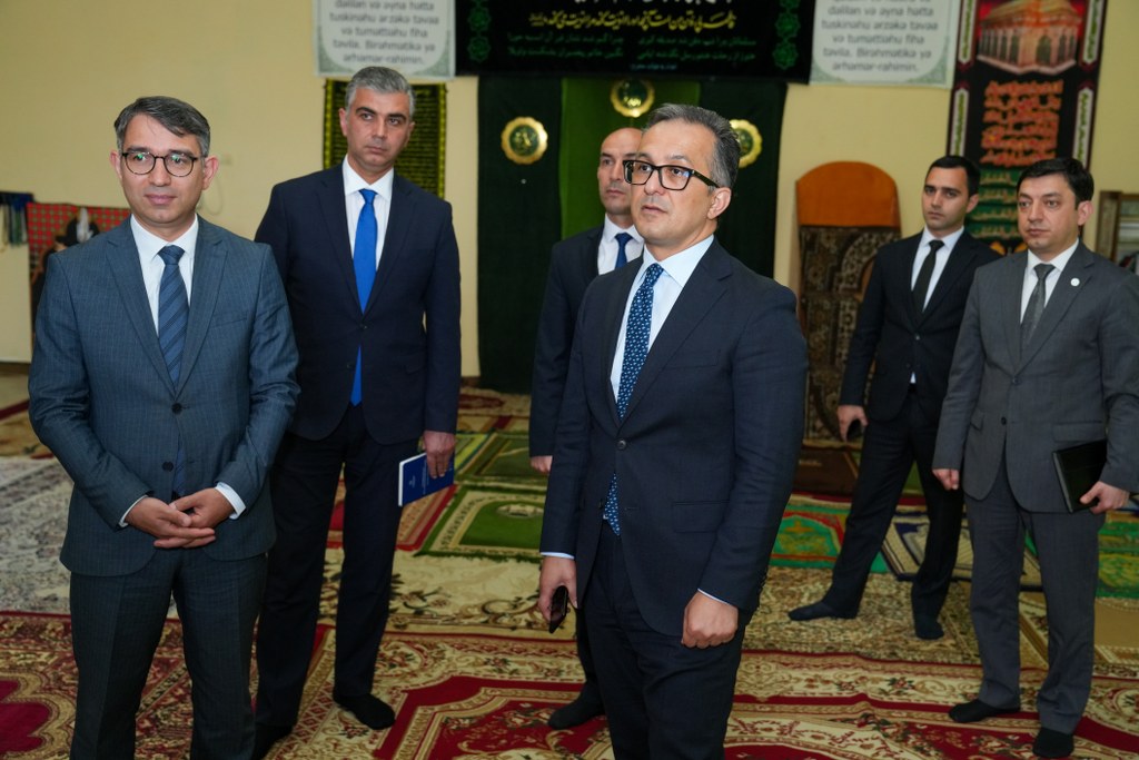 Komitə sədri Qazaxda yerləşən dini ibadətgahların fəaliyyəti ilə tanış olub - Image 7