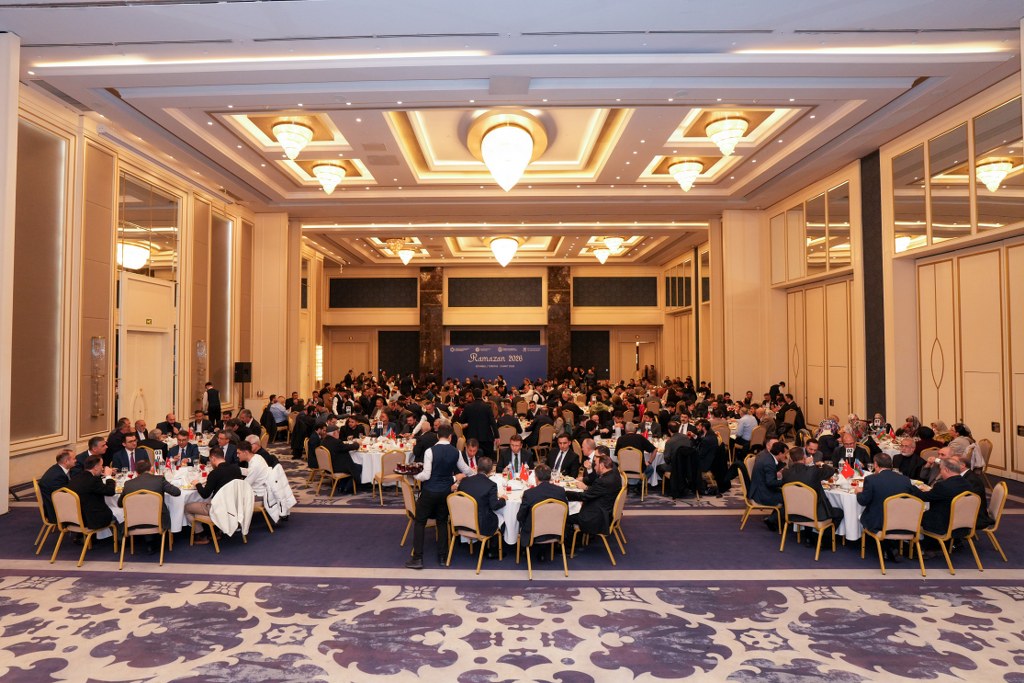 İstanbulda soydaşlarımız üçün Ramazan ayı münasibətilə iftar mərasimi təşkil edilib - Image 16