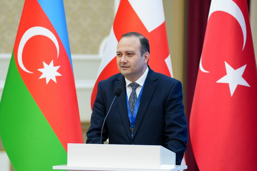 “Zəngəzur yolu: tarixin izi ilə” mövzusunda konfrans işini yekunlaşdırıb - Image 3