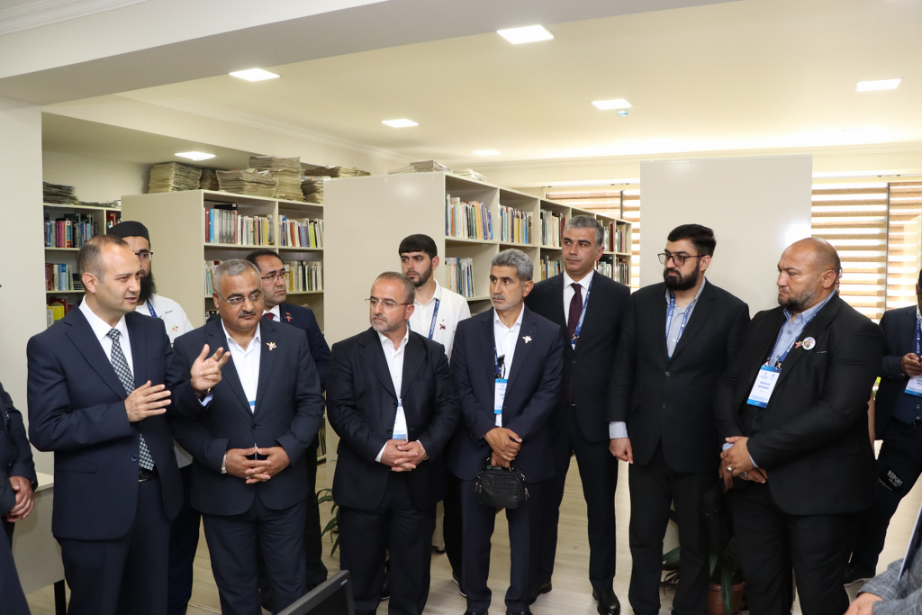 Azərbaycan İlahiyyat İnstitutunda din xadimlərindən ibarət nümayəndə heyəti ilə görüş keçirilib - Image 2