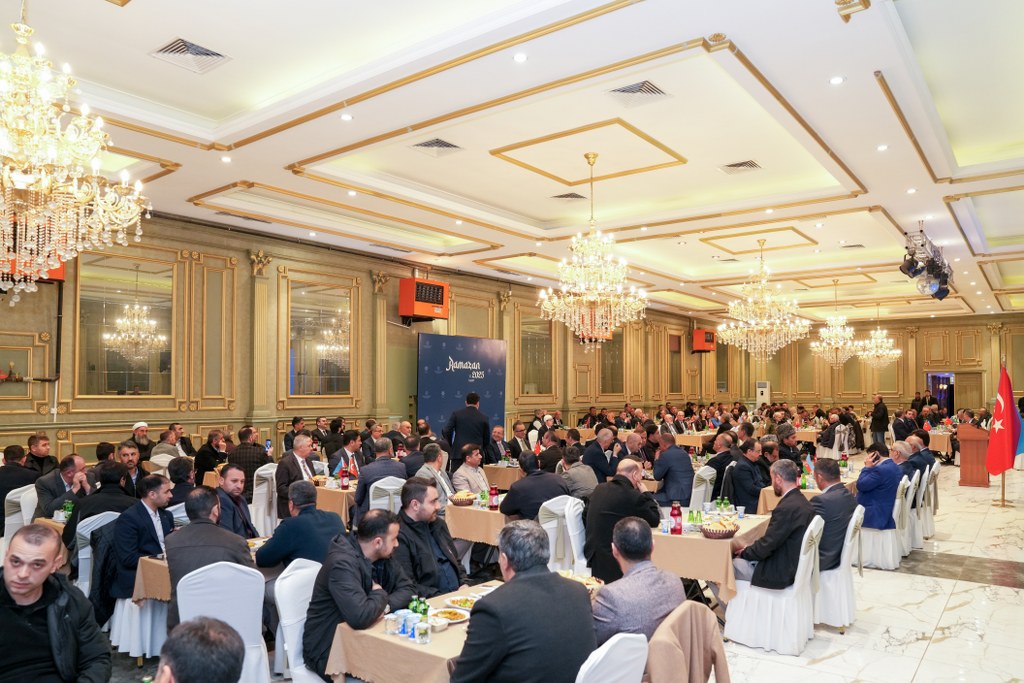 Dövlət Komitəsi Ramazan ayı ilə əlaqədar Qars şəhərində iftar mərasimi təşkil edib - Image 6