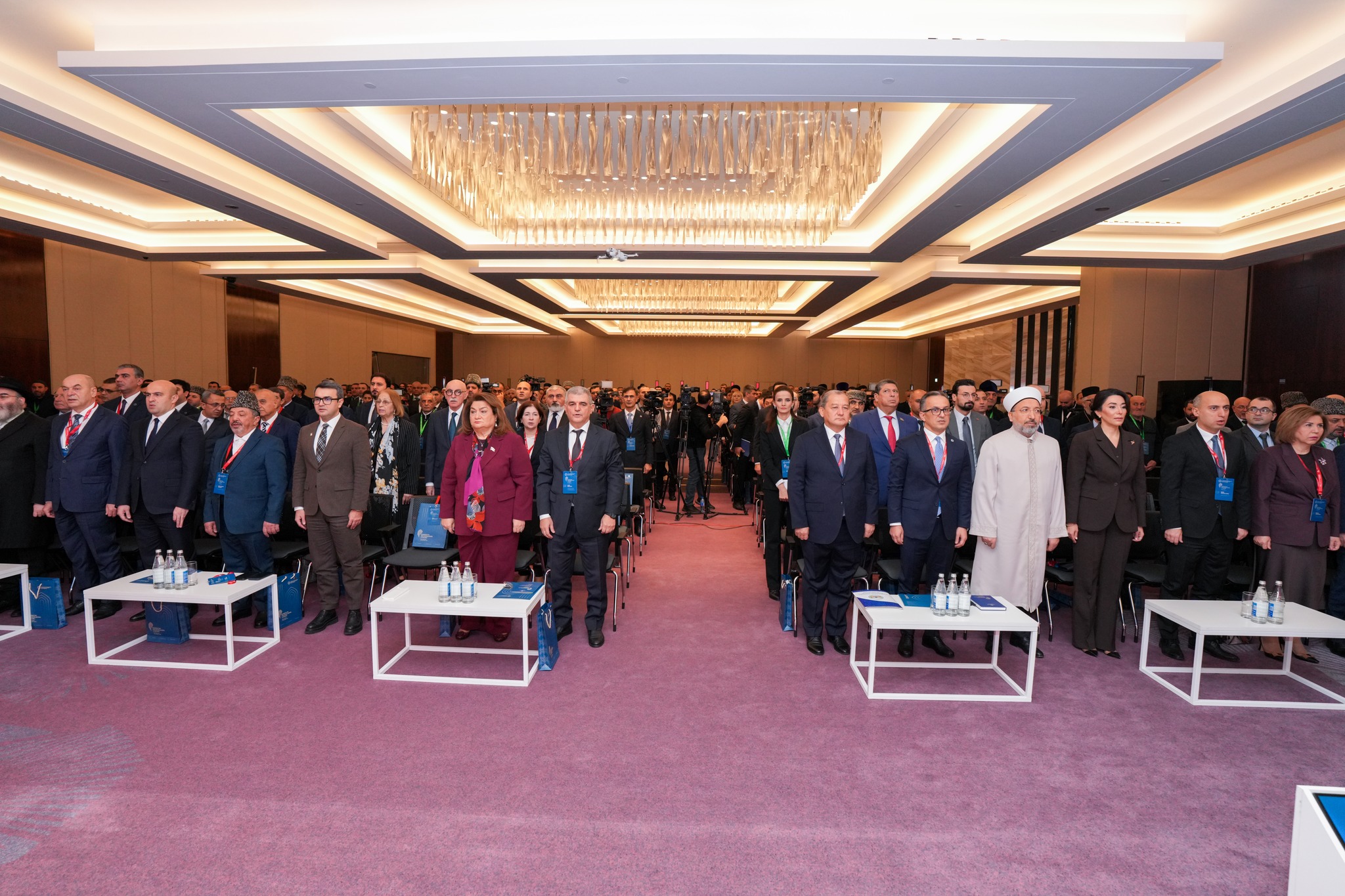 Bakıda “Azərbaycanda dövlət-din münasibətlərinin konstitusion prinsipləri: dünyəvilik və vicdan azadlığı” mövzusunda Azərbaycan Din Xadimlərinin II Forumu - Image 2