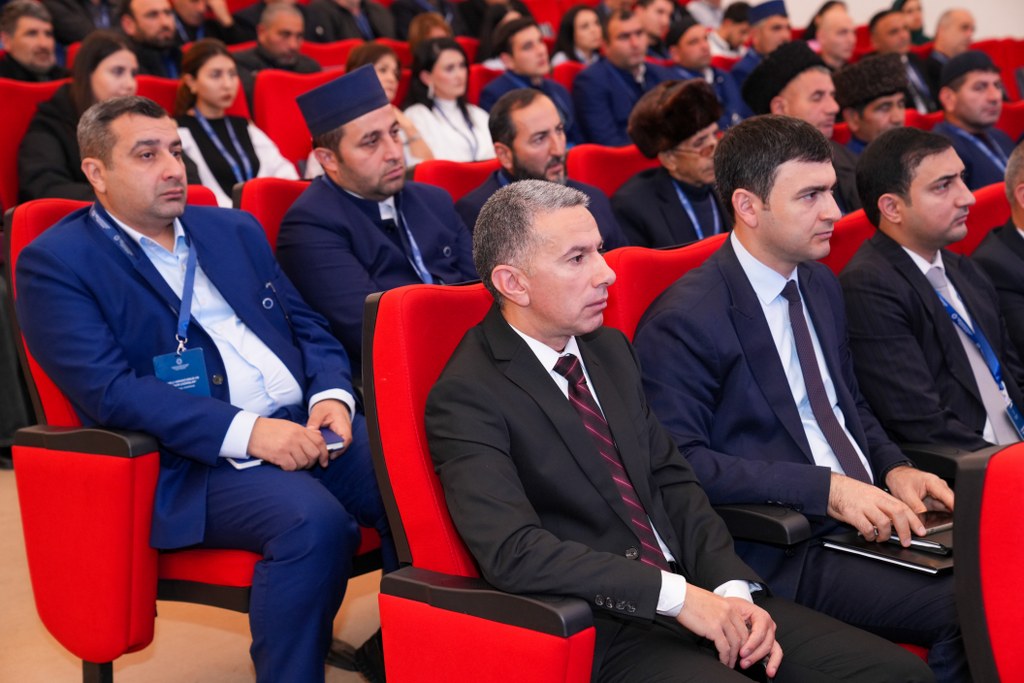 Göyçayda “Milli-mənəvi kimlik və müasir çağırışlar” mövzusunda regional konfrans keçirilib - Image 36