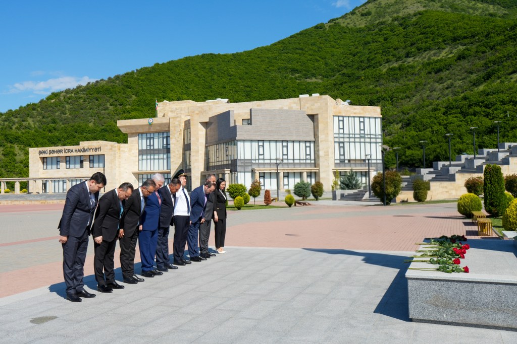 Şəkidə “Heydər Əliyev irsində Azərbaycançılıq və milli-mənəvi dəyərlər” mövzusunda regional konfrans keçirilib - Image 3