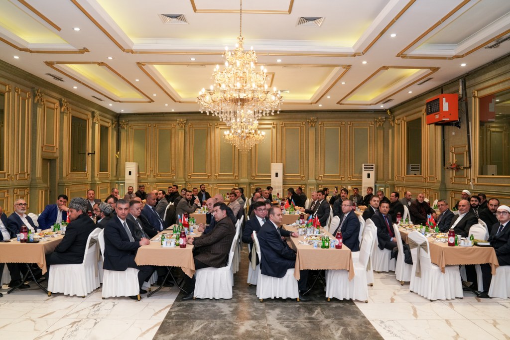 Dövlət Komitəsi Ramazan ayı ilə əlaqədar Qars şəhərində iftar mərasimi təşkil edib - Image 8