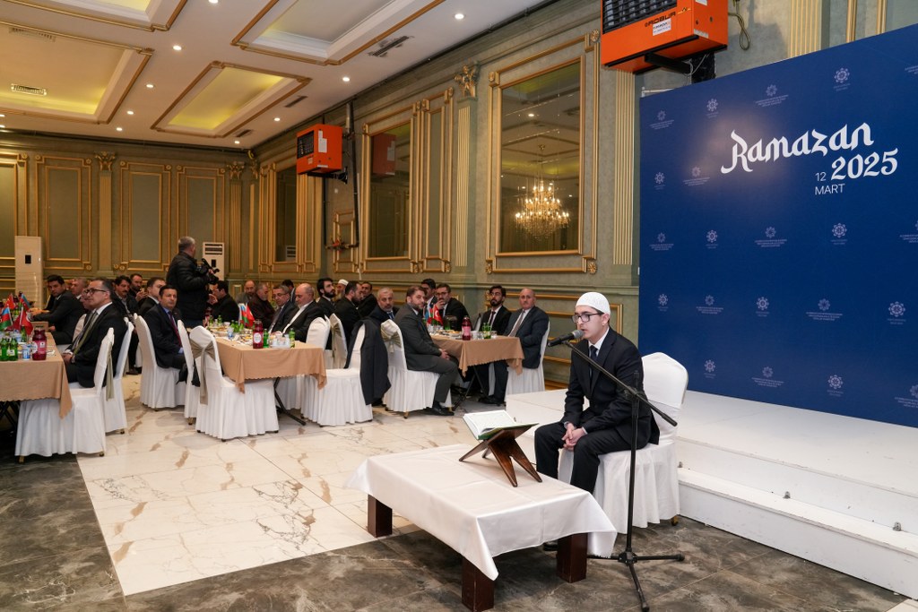 Dövlət Komitəsi Ramazan ayı ilə əlaqədar Qars şəhərində iftar mərasimi təşkil edib - Image 7