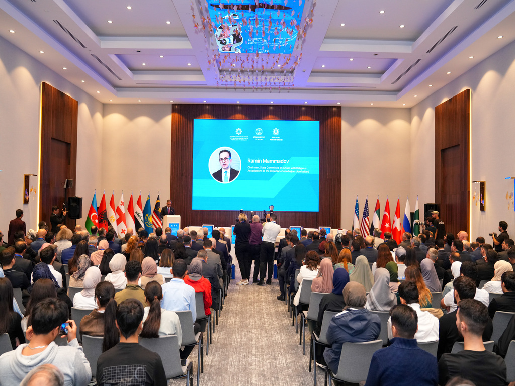 “Müasir din təhsili modelləri: mənəvi dəyərlər və qlobal çağırışlar kontekstində” mövzusunda keçirilən beynəlxalq simpozium - Image 6