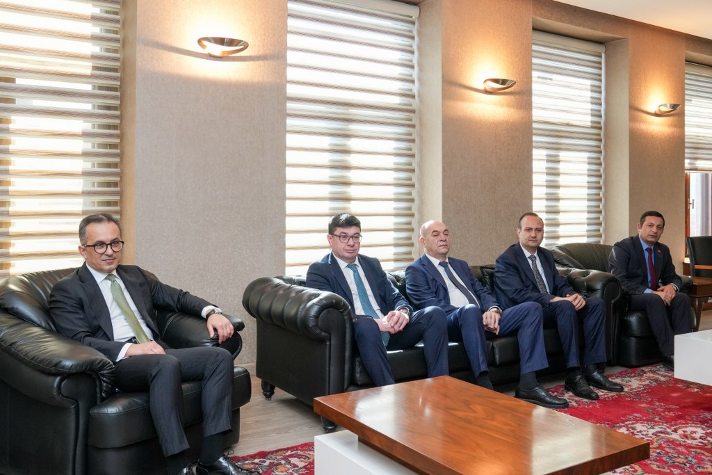 Azərbaycan nümayəndə heyəti Qars valiliyi və bələdiyyəsində görüşlər keçirib - Image 5
