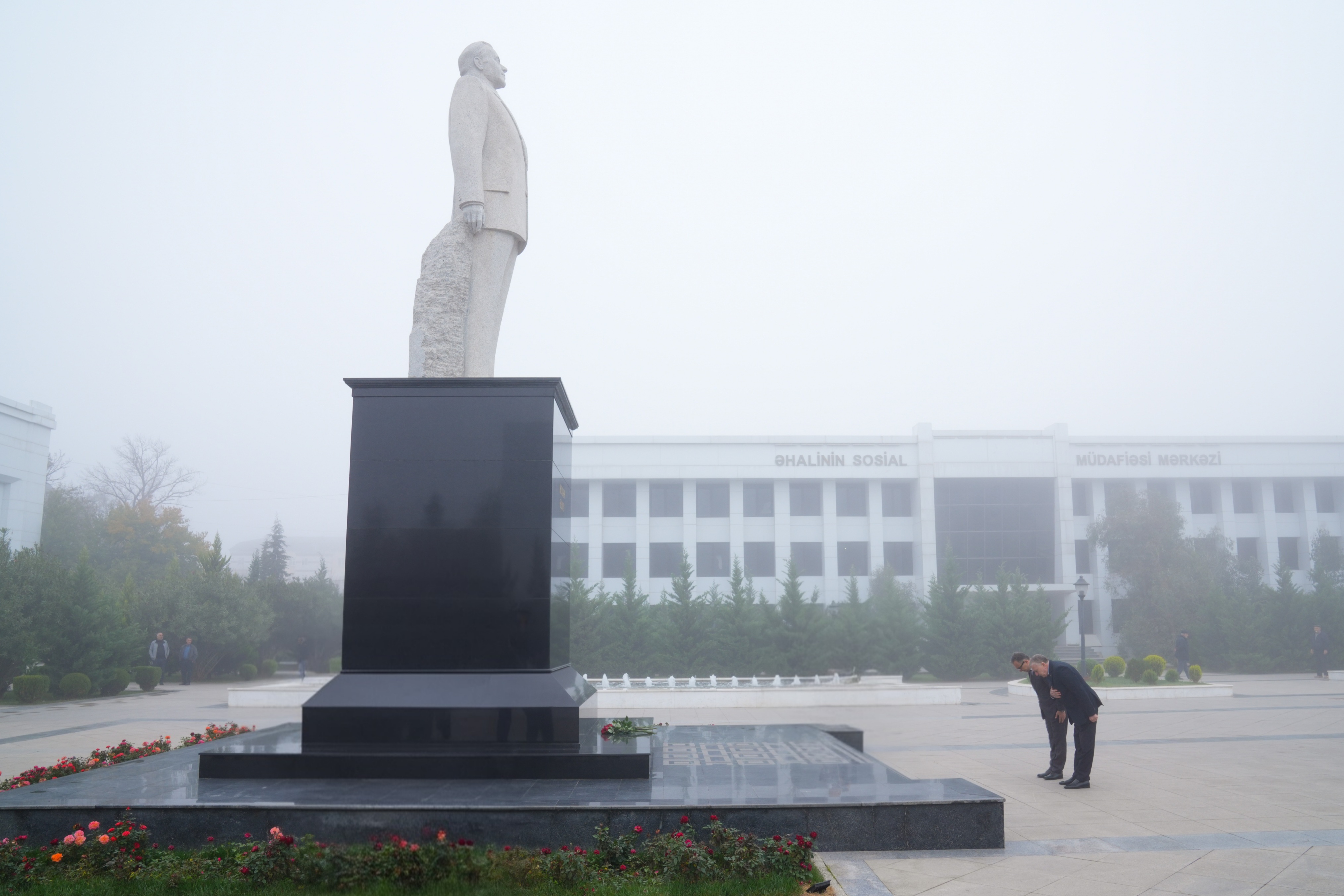 Sabirabadda “Dinin siyasiləşməsi və məzhəbçilik: milli kimliyə yönəlmiş təhdid kimi” mövzusunda regional konfrans keçirilir - Image 6
