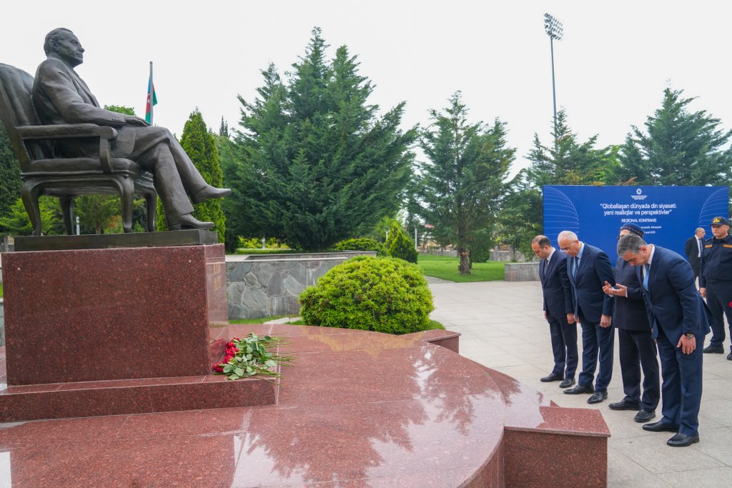 Zaqatalada “Qloballaşan dünyada din siyasəti: yeni reallıqlar və perspektivlər” mövzusunda regional konfrans keçirilir - Image 12