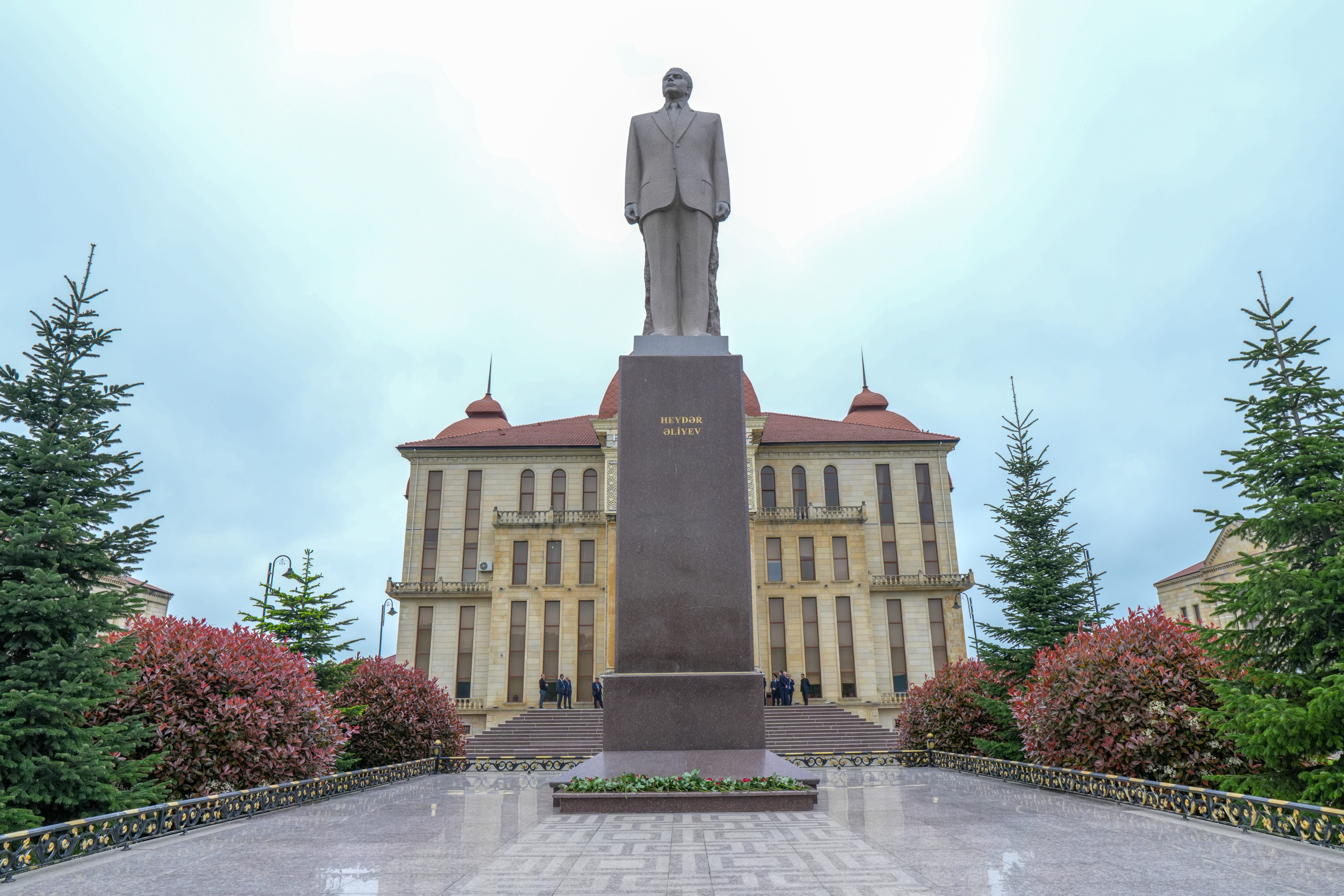 Qubada “Dini ekstremizmə qarşı mübarizə və müasir çağırışlar” mövzusunda regional konfrans keçirilir - Image 1