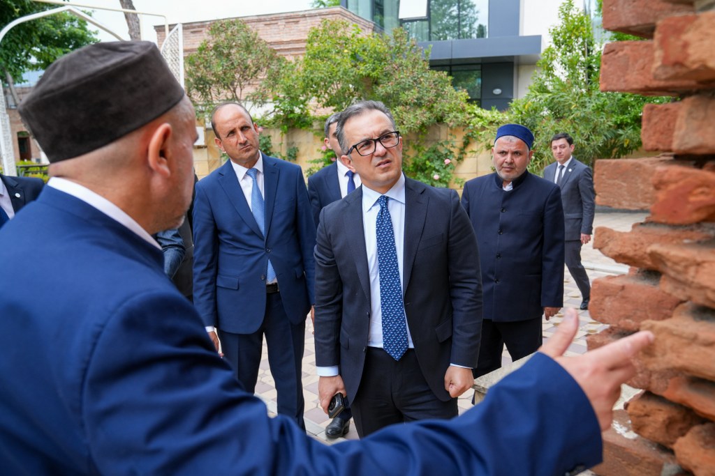 Komitə sədri Qazaxda yerləşən dini ibadətgahların fəaliyyəti ilə tanış olub - Image 10