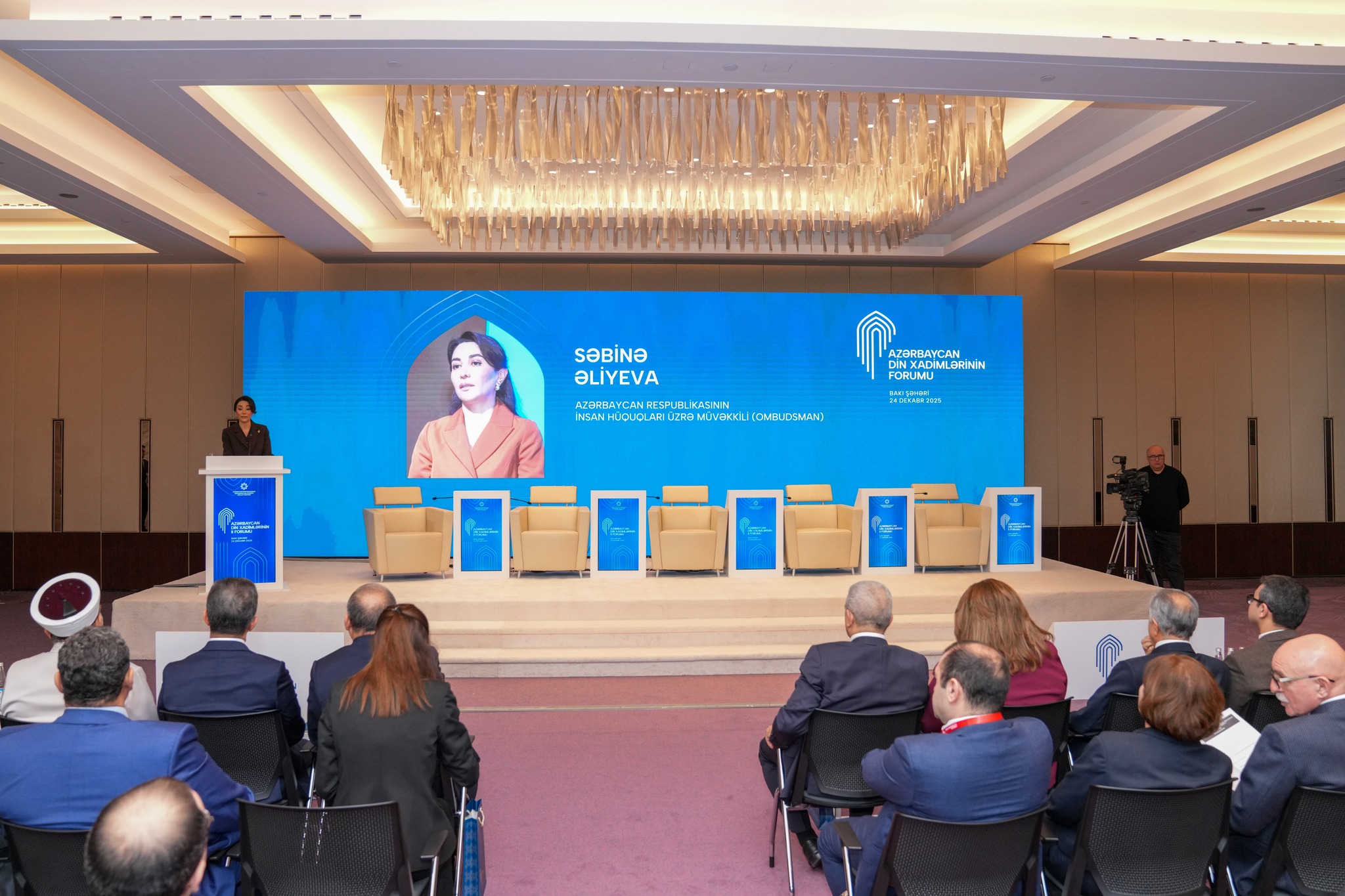 Bakıda “Azərbaycanda dövlət-din münasibətlərinin konstitusion prinsipləri: dünyəvilik və vicdan azadlığı” mövzusunda Azərbaycan Din Xadimlərinin II Forumu - Image 10