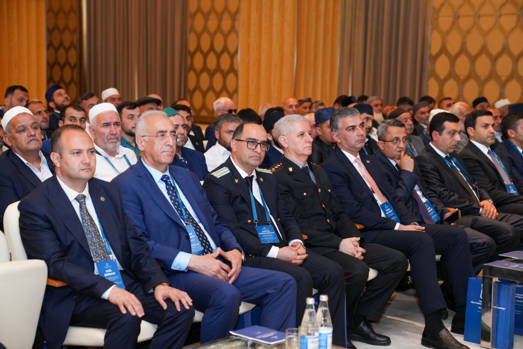 Qəbələdə “Heydər Əliyev və milli-mənəvi dəyərlərə qayıdış” mövzusunda regional konfrans keçirilir - Image 3