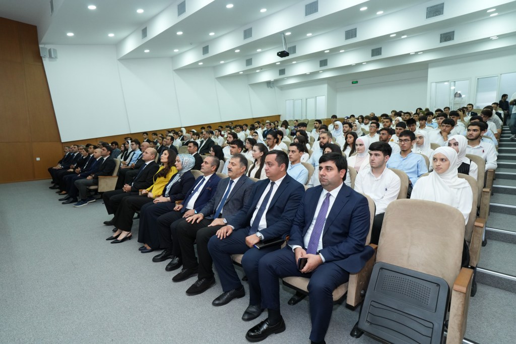 Azərbaycan İlahiyyat İnstitutuna qəbul olan tələbələrlə görüş keçirilib - Image 2