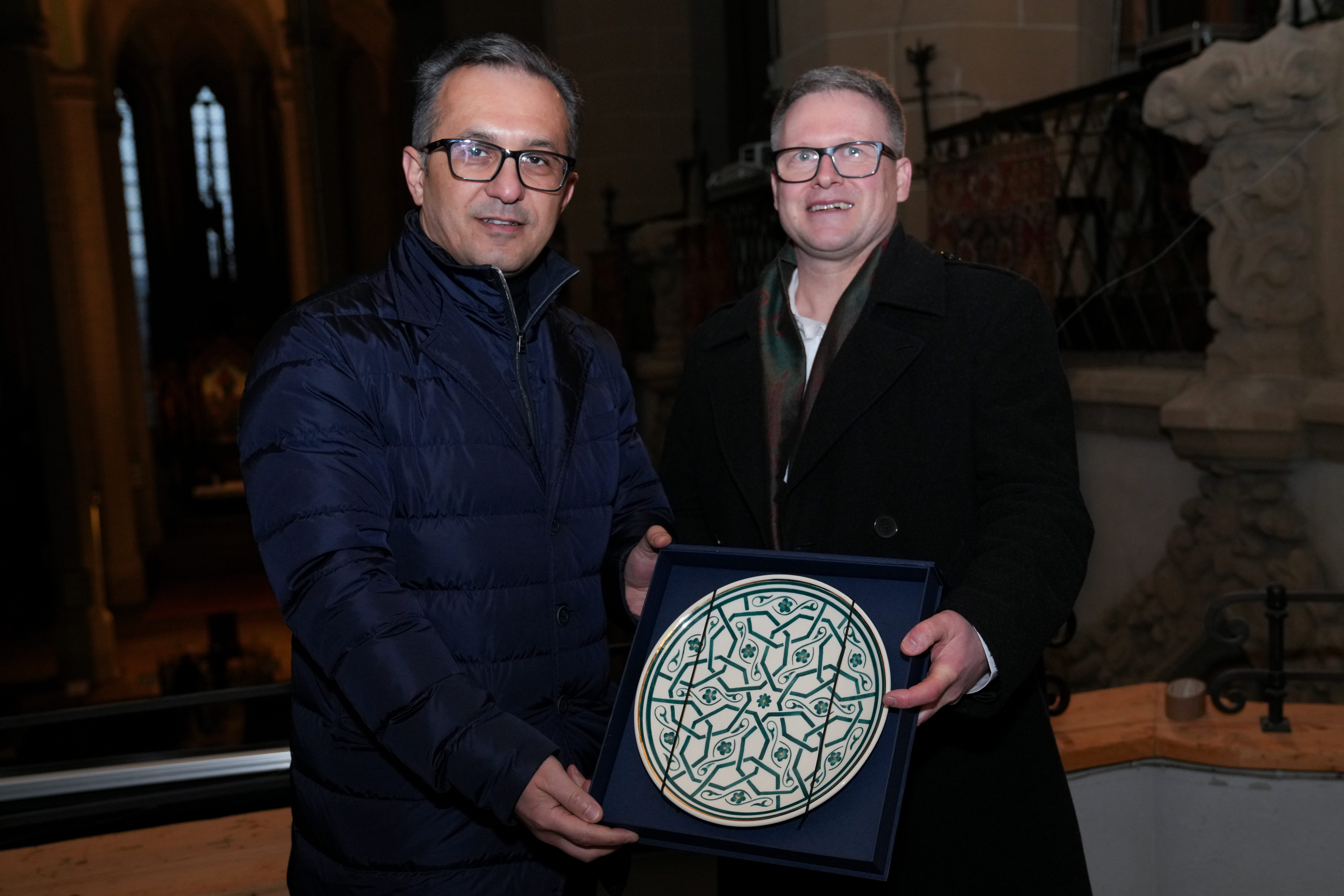 Dövlət Komitəsinin nümayəndə heyəti Rumıniyada kilsə və monastırları ziyarət edib - Image 1