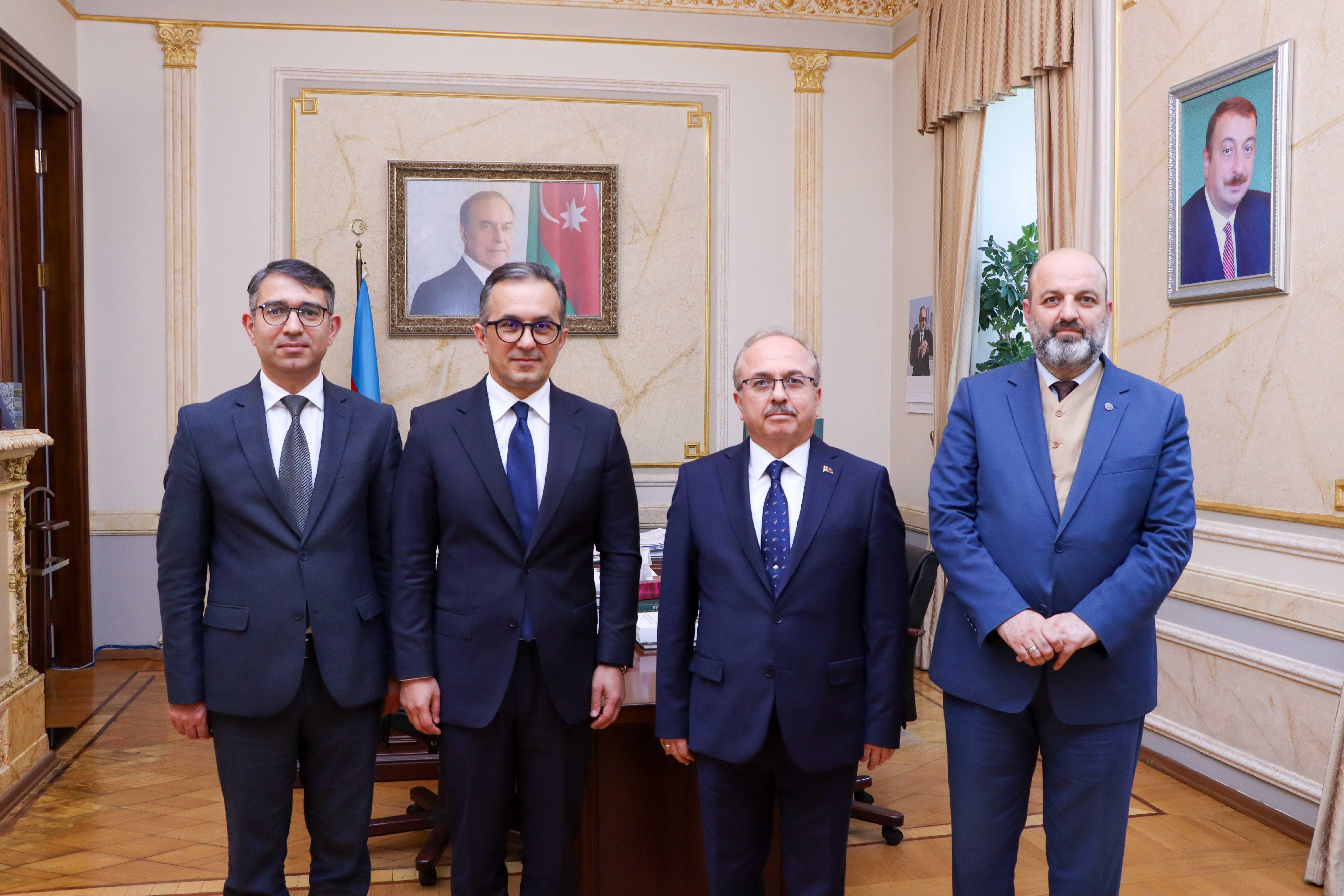Dövlət Komitəsinin sədri Türkiyə səfiri ilə görüşüb